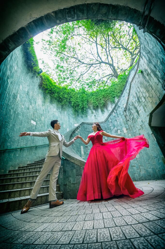 Singapore wedding Photography inside fort canning spiral staircase