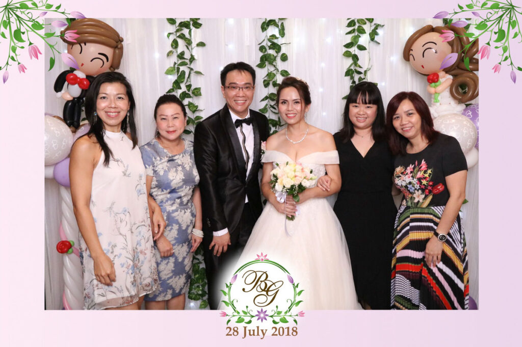 Photo booth photography for wedding dinner